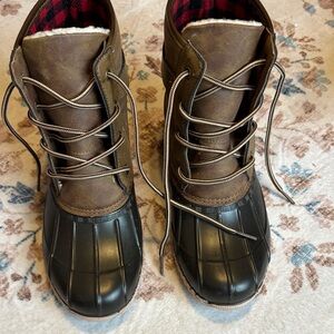 Women's Brown and Black Lace-Up Boots